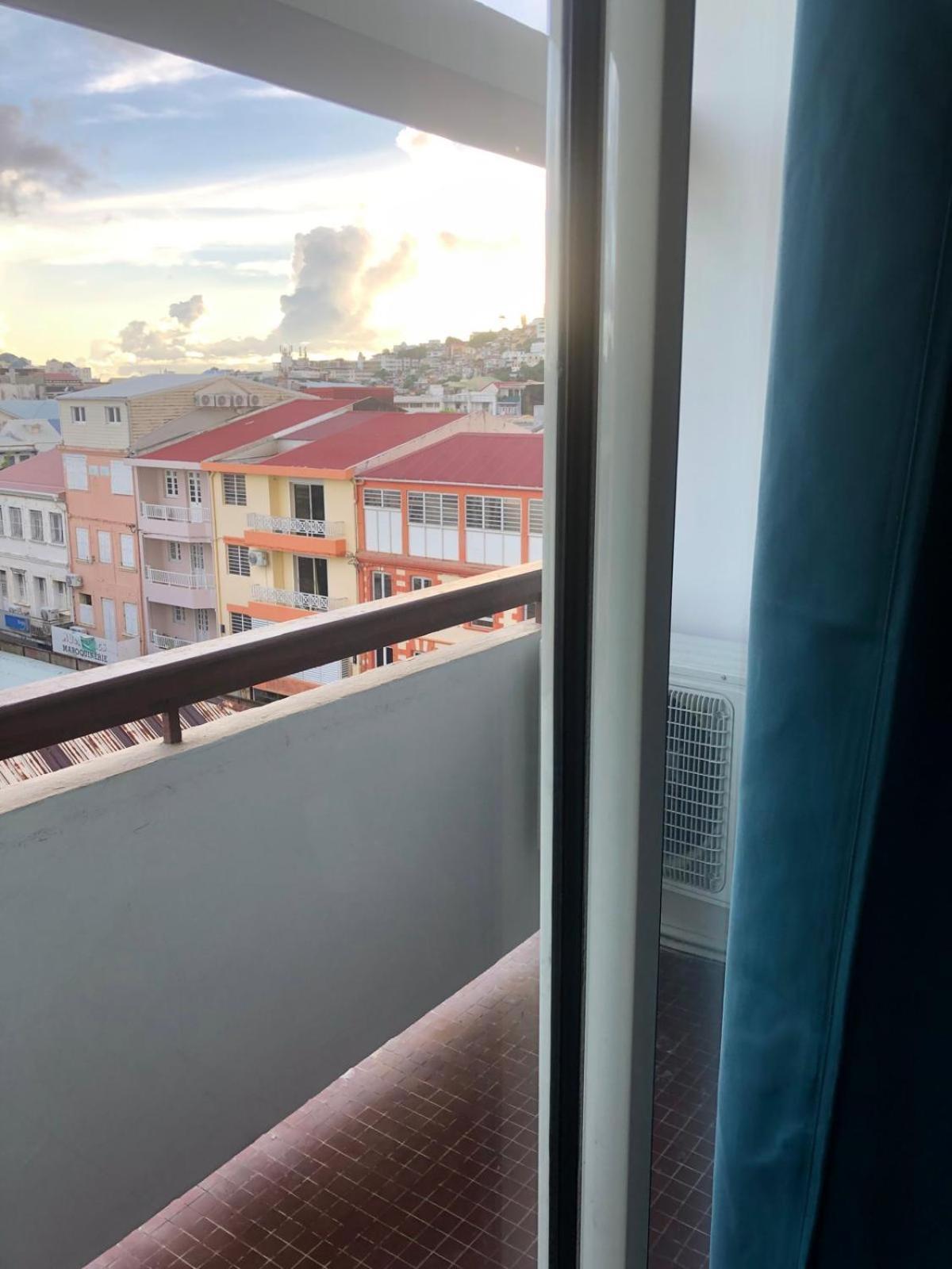 Appartement Au Coeur De Fort De France A Cote De La Bibliotheque Schoelcher! エクステリア 写真